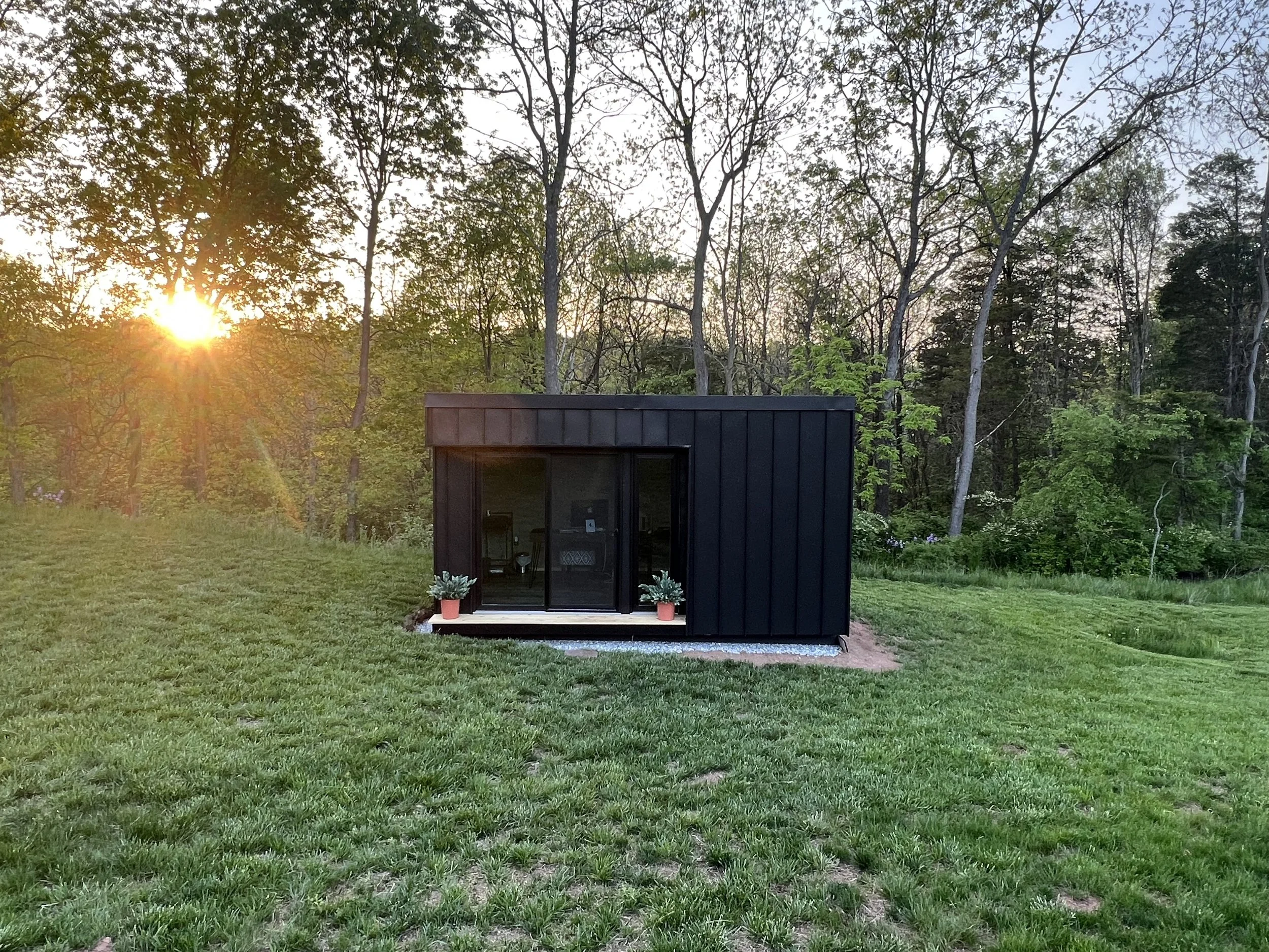 Order 💳 | Mini Office backyard pods, outdoor man caves and she